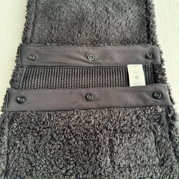 LULULEMON Customizable Snap Skinny Fleece Scarf OS Black Gorpcore Outdoor Casual - Picture 7 of 13